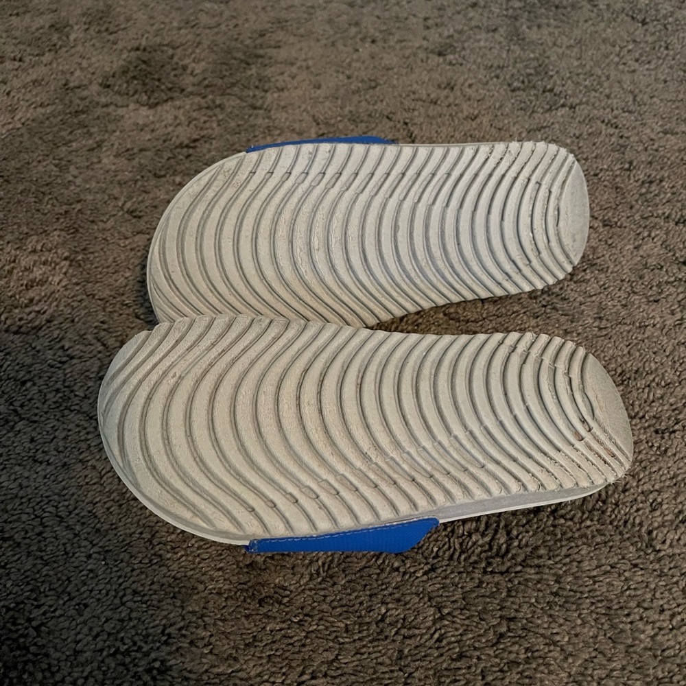 Nike Slides - Picture 2 of 2